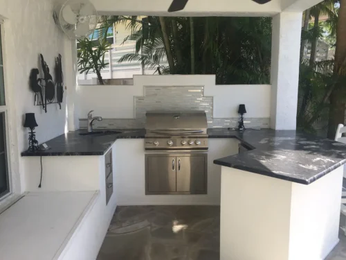 Poolside outdoor kitchen