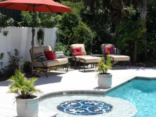 Sun shelf feature in a custom built pool