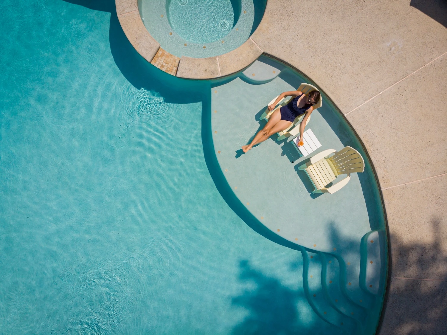 pool sun shelf