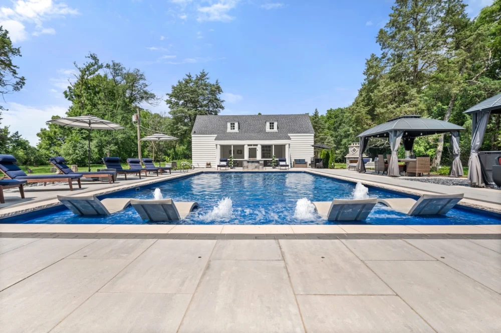 pool water features